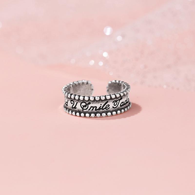 Letter Ring Ženský jednoduchý Temperament Vítr Starý kovový otvírací nastavitelný prsten