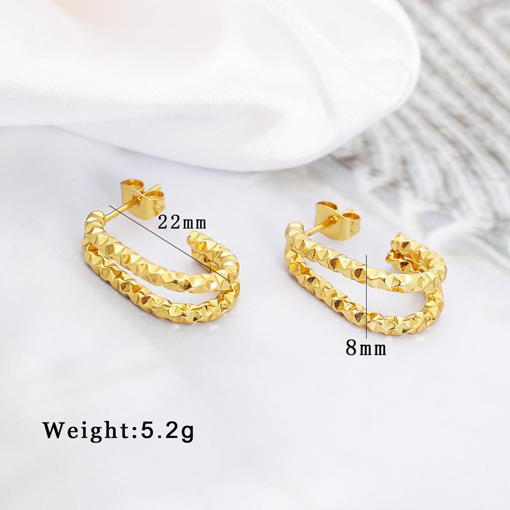 Stainless Steel Geometric Three-Layer Earrings: Stylish Ear Cuffs for Women, Classic Versatile Jewelry with a High-End, Luxurious Feel.