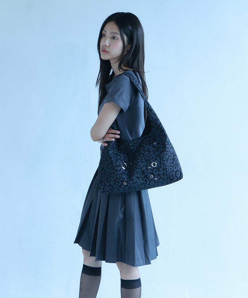 Oart Eyelet Hobo Bag [Black Leopard]