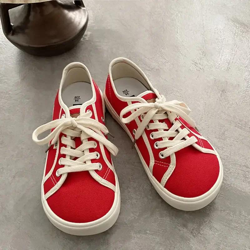 Fashion Designer Canvas Shoes Women Low Top Sneakers Wide Toe Lace Up Trainers Shoes Brand Girls Red Blue Sneakers Girls Tenis Plimsolls