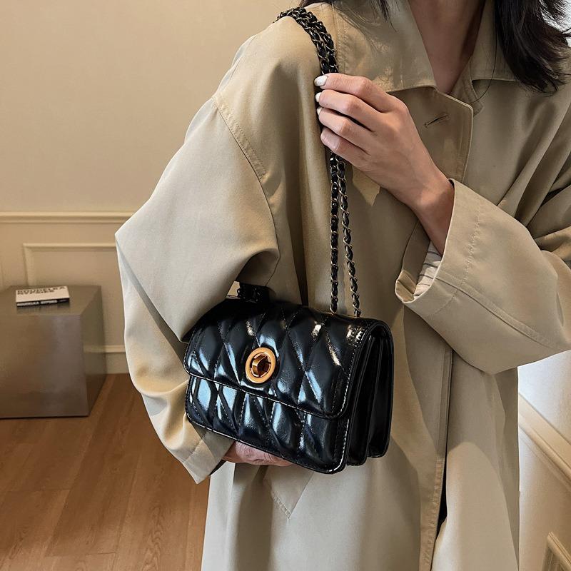 Fashion diamond underarm bag women's trend high-end shoulder bag winter new niche women's bag