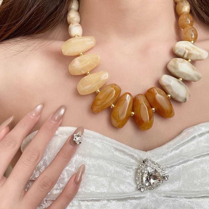 Irregular Acrylic Teardrop Necklace for Women Vintage Palace Style Jewelry Boho Collar