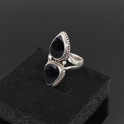 Handgefertigter Designer-Ring mit schwarzem Onyx-Birnen-Edelstein, Thanksgiving-Geschenk, Geschenk für Sie, massiver 925er Silberring, Boho-Ring