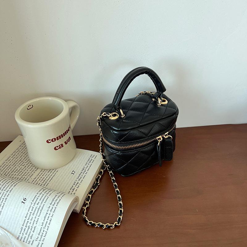 2025 Spring and Summer New Product Portable Mini Bag Rhombus Small Fragrant Wind Chain Bag Versatile Single Shoulder Crossbody Lipstick Small Bag