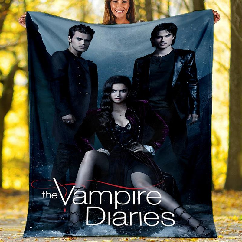 1 Stück The Vampire Diaries 4 Thema Weiche Flanell-Kuscheldecke - Digitaldruck, Polyester, Gemütlich für alle Jahreszeiten, Perfekt für draußen und Reisen
