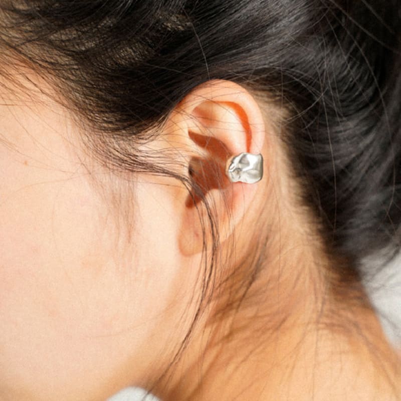 Moodydoo Crumpled Paper Earcuff