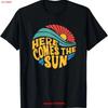 Here Comes The Sun Muziek Liefhebber T-shirt Vintage Comfortabel Mode Streetwear Ademend Grafisch Zacht Lichtelijk Casual
