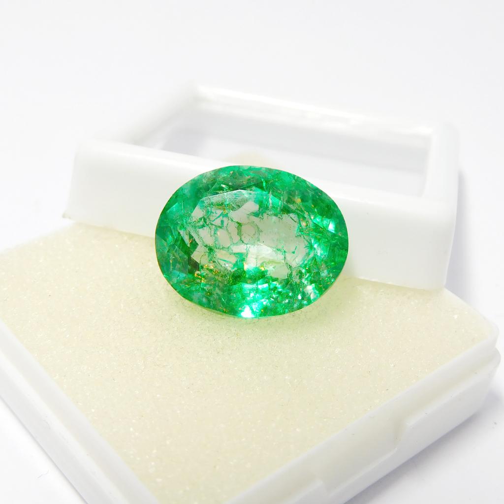 Perfect Gem Oval Cut Natural Emerald Green 19.20 Ct Loose Gemstone