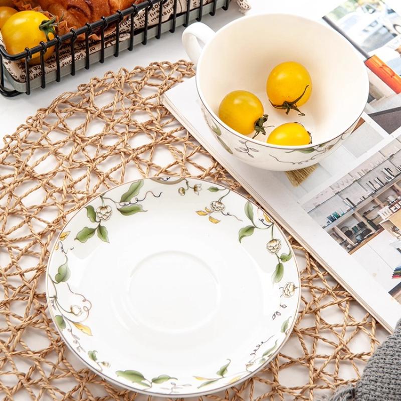 Kávový šálek s podšálkem z jemného kostního porcelánu s motivem kvetoucí švestky 300ml, barevné květiny, porcelánový čajový šálek s podšálkem