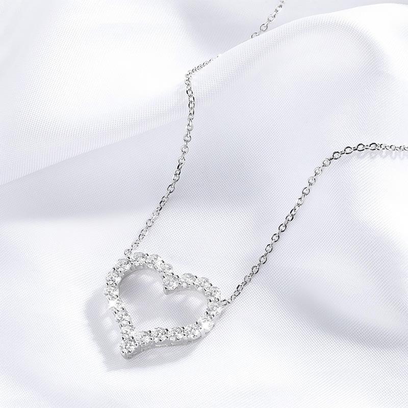 Smyoue 2CT Pass Tested Moissanite Heart Necklace for Women S925 Silver Plated Platinum Simulated Diamonds Pendant Birthday Gift