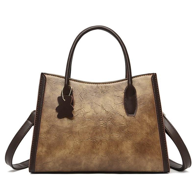 Stylish And Versatile Large Capacity Tote Bag For Women In Soft Pu Leather 2024