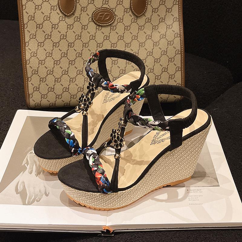 

2025 лето новая танкетка женская обувь плетеная с открытым носком ремешок на одно слово высокие каблуки пустые повседневные сандалии 42 чёрный