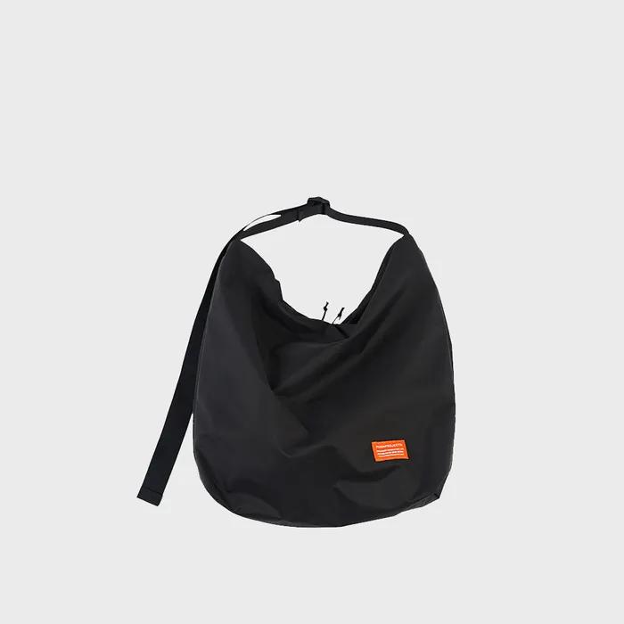F137 Kangaroo Bag Black