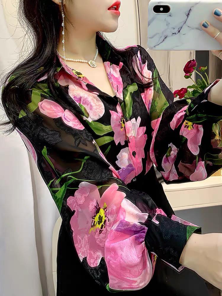 

Женская летняя шифоновая рубашка с защитой от солнца, вышитым принтом и рукавами-фонариками Medium