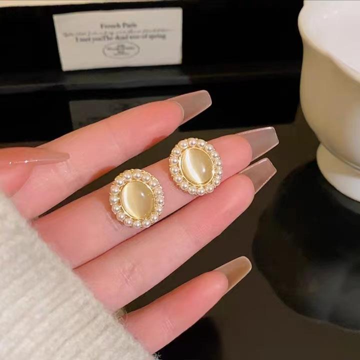 

Ожерелье из жемчуга кошачий глаз в французском стиле в стиле ретро для женщин, легкий роскошный нишевый дизайн, элегантный темперамент и изысканная ключичная цепочка