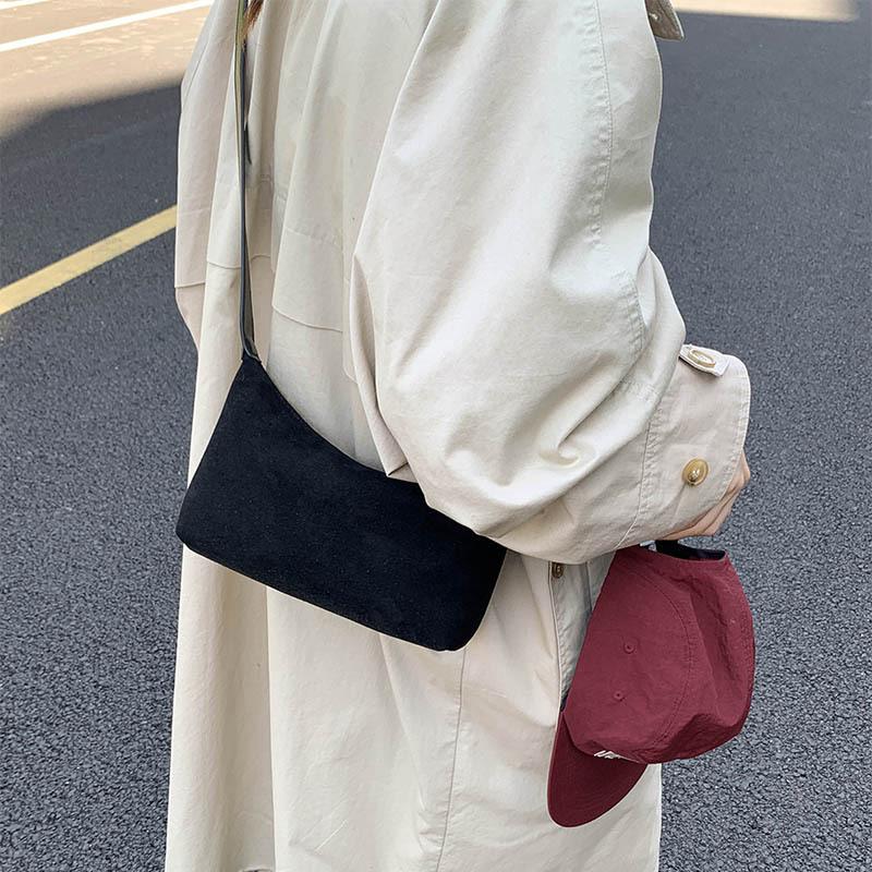 Niche Design High-end Dumpling Bag New Retro Matte Shoulder Bag Simple Commuter Armpit Bag