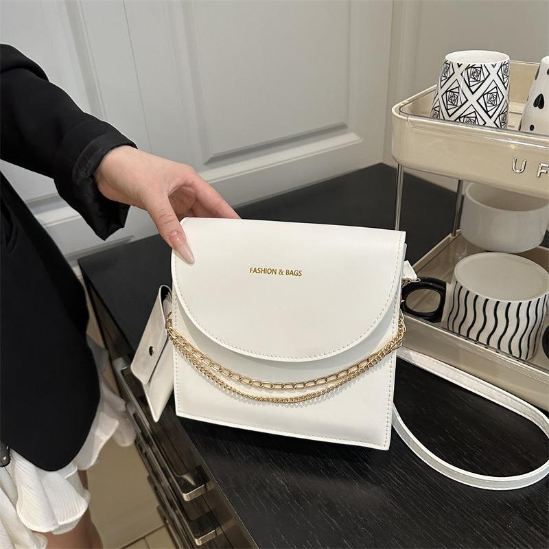 Casual simple new solid color chain fashionable large capacity temperament fashionable commuter messenger shoulder bag women