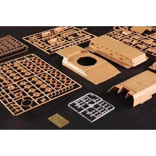 Hobby Boss iLoveKit 1/35 American XM2001 Crusader Self-Propelled Howitzer Plastic Model Kit ILK63546