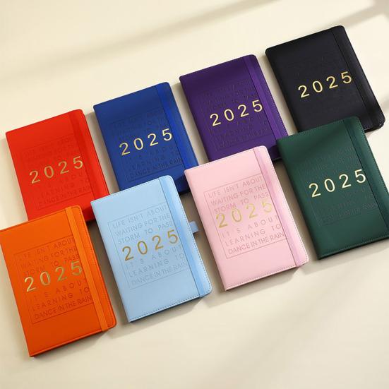 

Планировщик Yousheng 2025 Еженедельный ежемесячный блокнот из искусственной кожи в твердом переплете Вдохновляющие цитаты Ежемесячный обзор Ежедневные блоки Эластичная застежка Планировщик A5