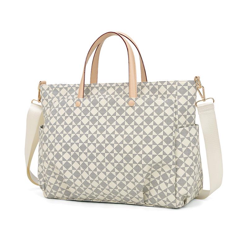 16-Inch Women's Laptop Handbag: Large Capacity, Thickened Briefcase for Business Travel and Commuting.