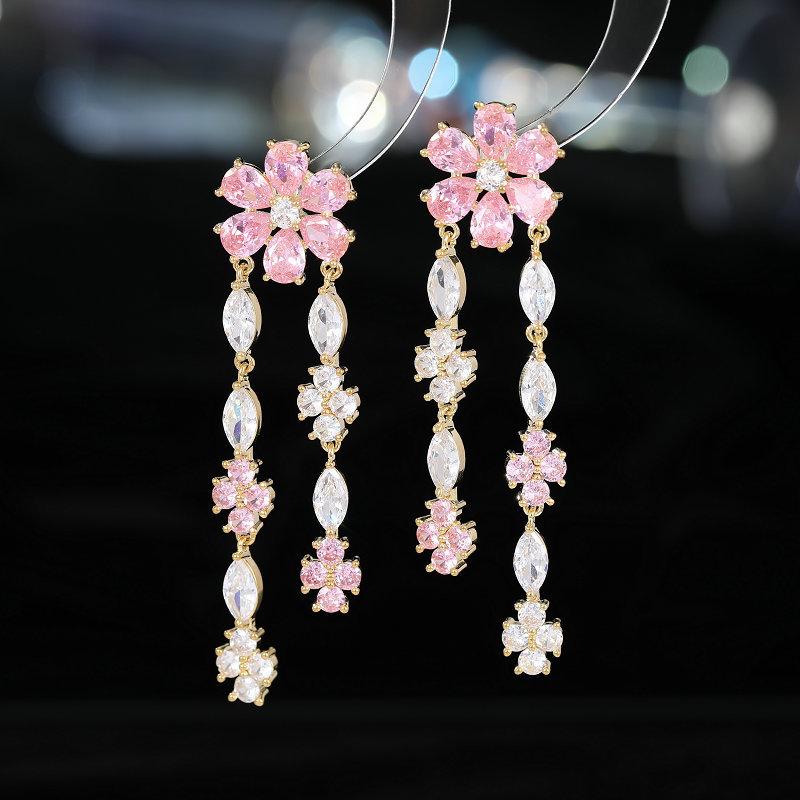 

Нишевое легкое роскошное вечернее платье высокого класса со свадебными серьгами, модные длинные модифицированные серьги с бахромой в виде цветка