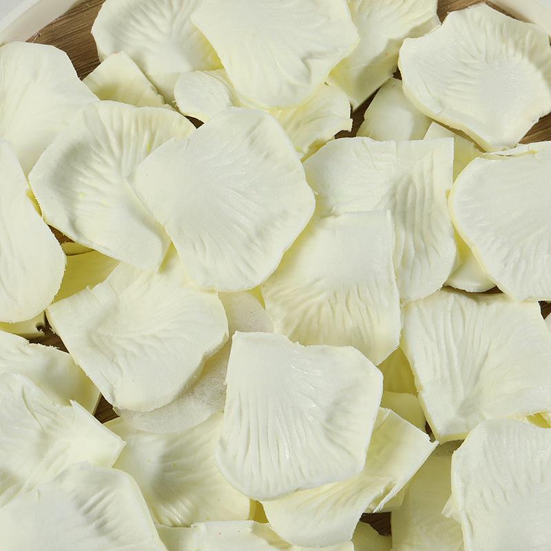 Non-Woven Artificial Rose Petals for Wedding Decorations and Hand-Thrown Arrangements