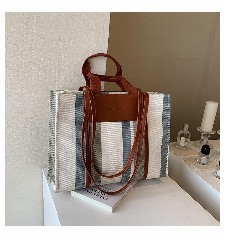 Large Capacity Canvas Bag 2025 New Texture Fashionable Simple Shoulder Bag Contrasting Color Portable Tote Bag