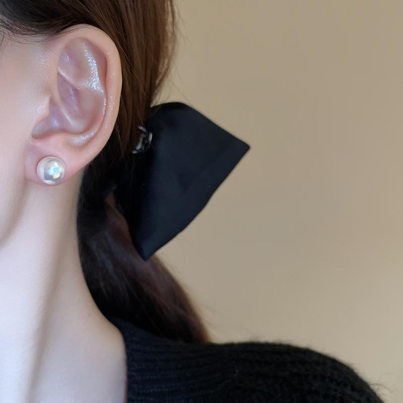 Real gold electroplated silver needle pearl earrings fashionable versatile high-end stud earrings niche temperament earrings wholesale women