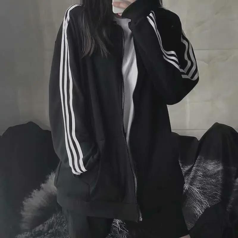 Damen Schwarze Baseballjacke im koreanischen Stil mit drei Streifen: Leicht, Locker geschnitten für Frühling & Herbst