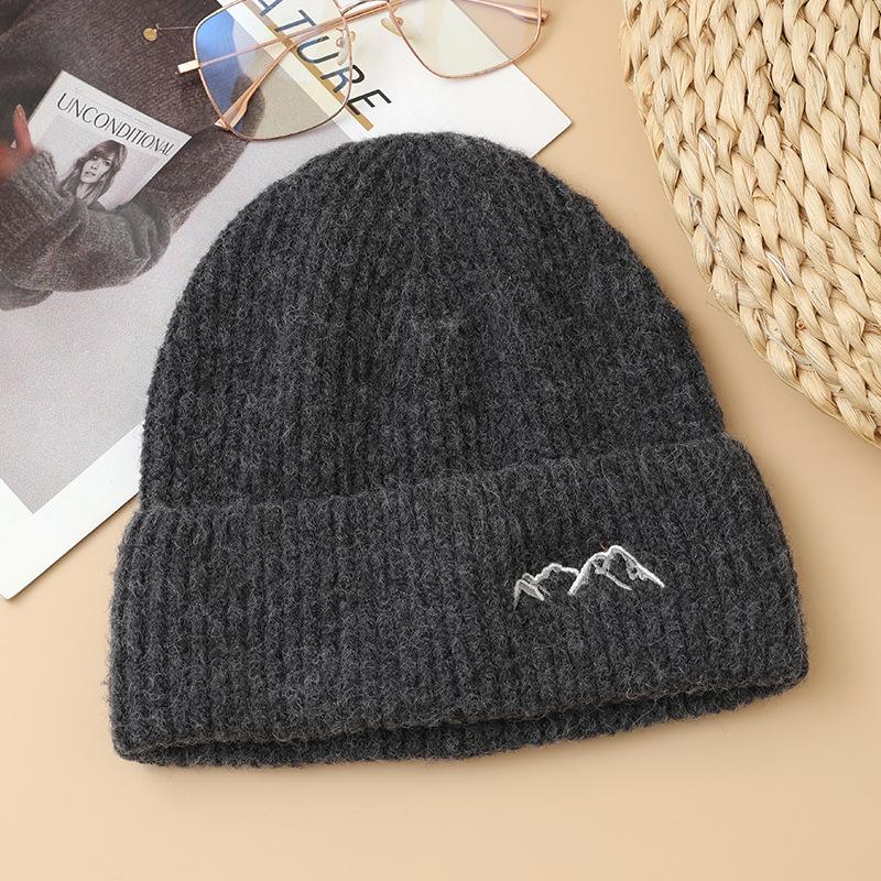 

Autumn and winter hats, women s big head circumference, solid color, simple and versatile headgear, ear protection, warm wool knitted hat One Size