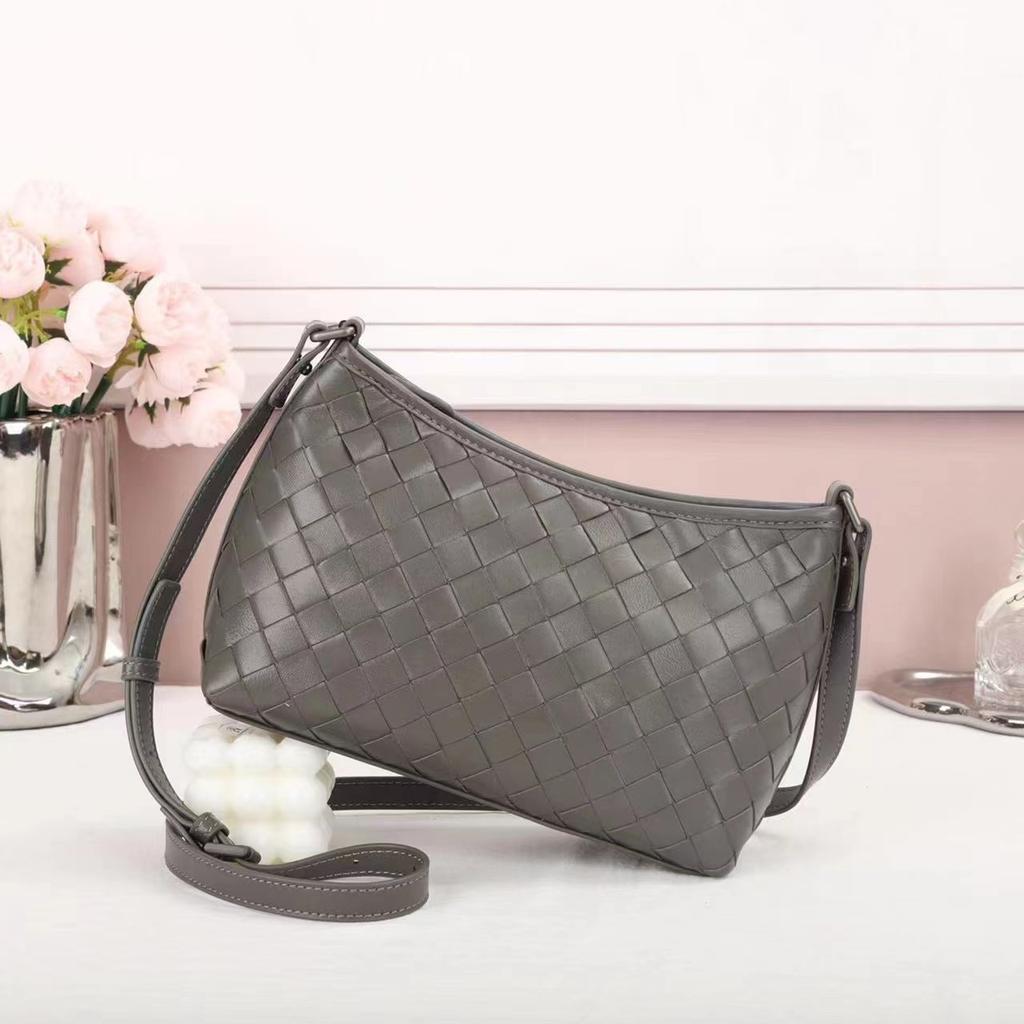 Sheepskin Woven Shoulder Bag Large Capacity Crossbody Bag Dumpling Bag Underarm Bag