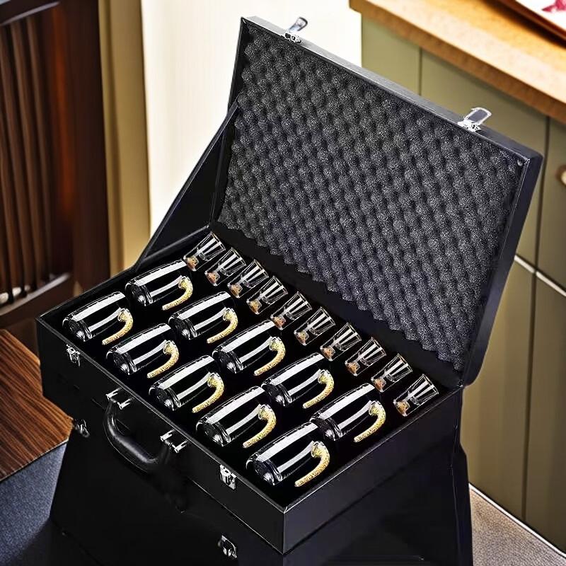 

Gold Leaf Baijiu Glassware Set