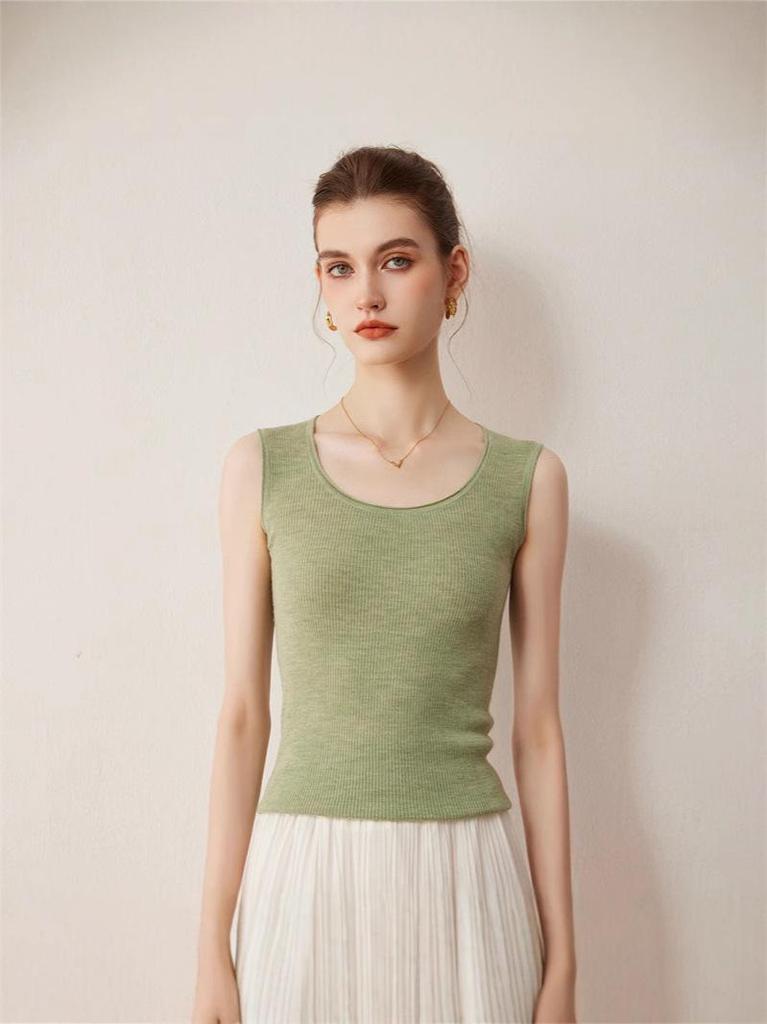 Women's Ribbed U-Neck Wool Camisole – Slimming, Stylish, Versatile Knit Sleeveless Top for Autumn and Winter