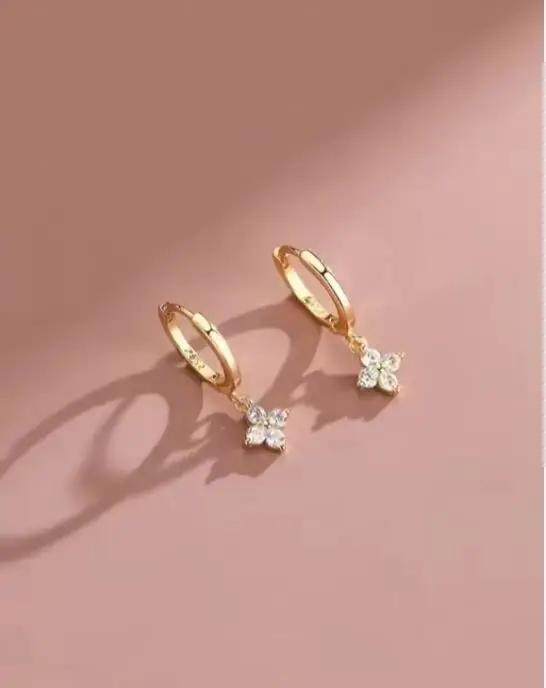 

New Luxury Brand Temperament Four Leaf Flower Bracelet for Women Charm Gold Color Stainless Steel Korea Bangle Jewelry Colorfast