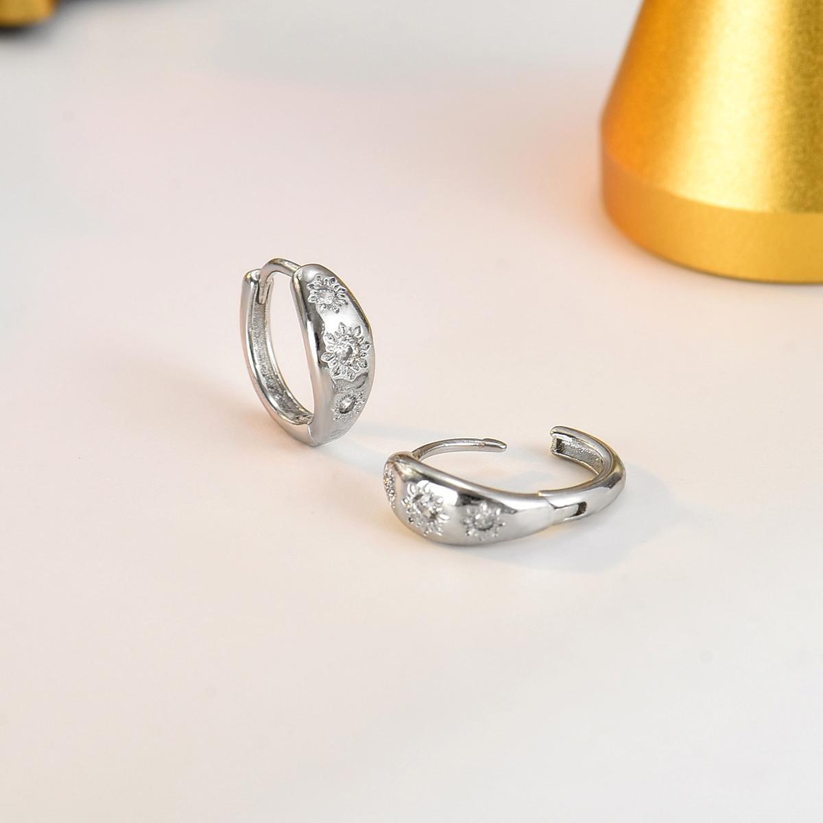 

Vintage Sun Hoop Earrings for Women Zircon Huggie Earrings Minimalist Daily Wear Jewelry Gift