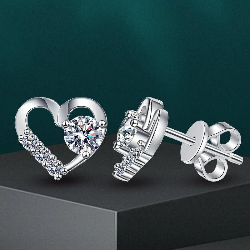 

Серьги-гвоздики с муассанитом и бриллиантами цвета D, 4 мм, серьги-гвоздики из стерлингового серебра S925 в форме сердца для женщин, подарок подруге