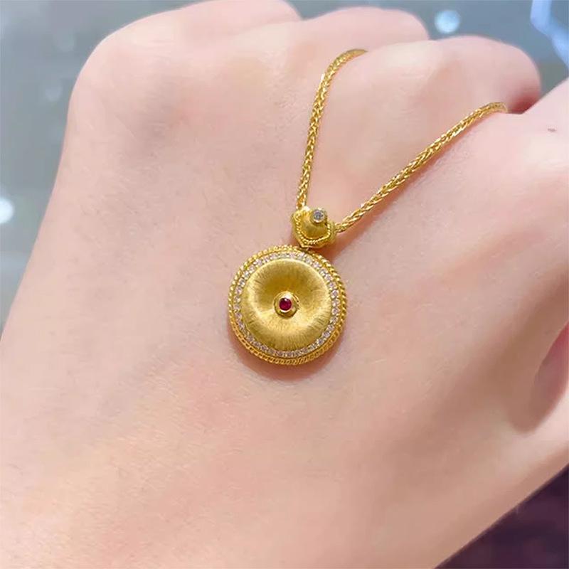 

Класичне намисто з щіткою-застібкою Руї в античному золотому оздобленні, з мікроінкрустацією рубінами, ланцюжок з круглим коміром, вінтажний, подарунок 45cm золотий