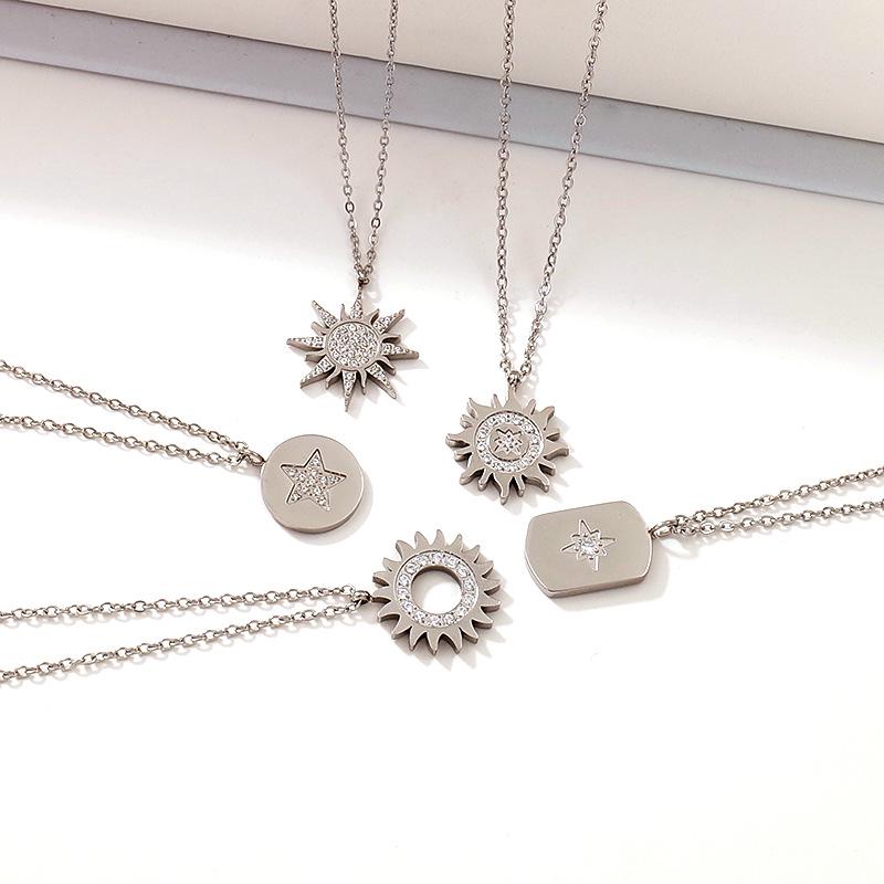 European Style Gold-Plated Titanium Steel Necklace with Rhinestone Sun and Star Design for Women – Elegant Clavicle Chain Jewelry