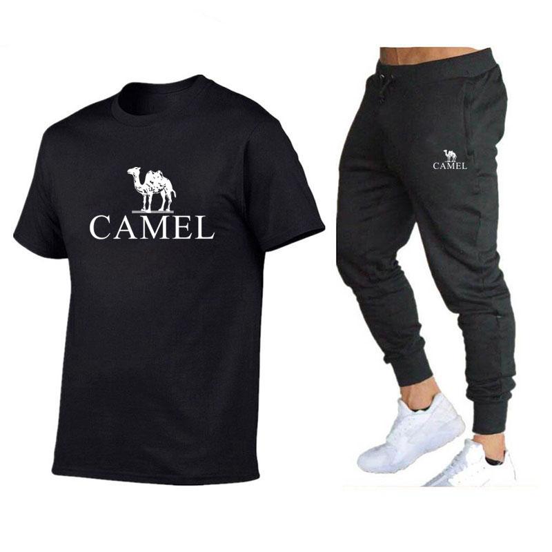 

Camel, новая весенне-летняя мужская футболка, брюки, костюм из двух предметов, модный новый тренд, универсальный спортивный костюм для отдыха M чёрный