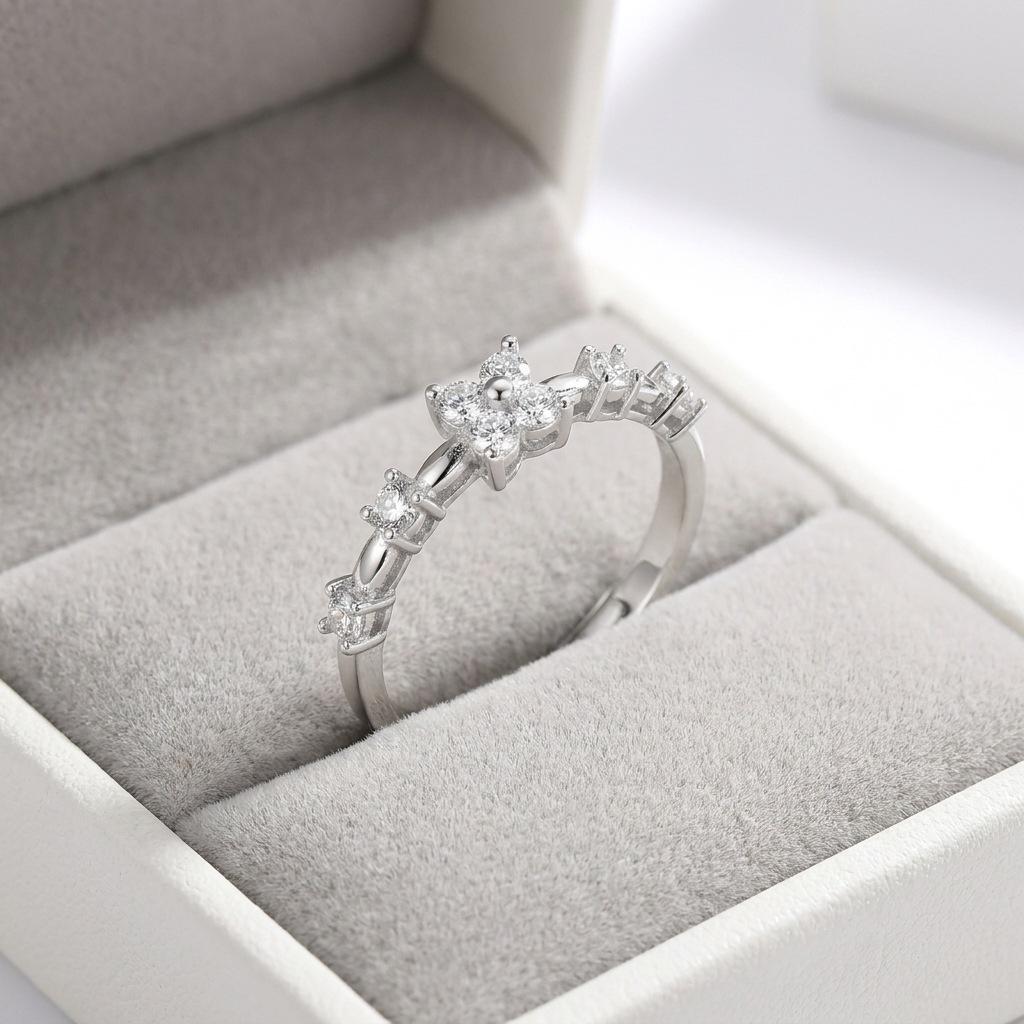 S925 Sterling Silver Four-Leaf Clover Adjustable Ring with Gradient Diamond Accents