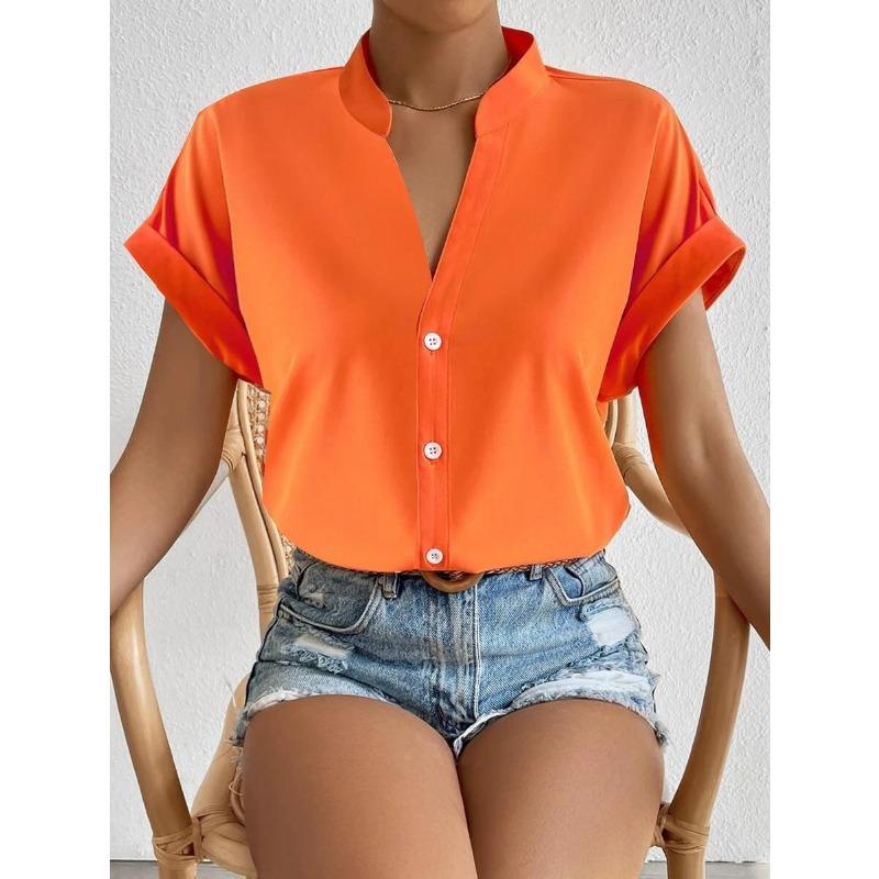 Sommerliches, schlichtes V-Ausschnitt-Damenshirt