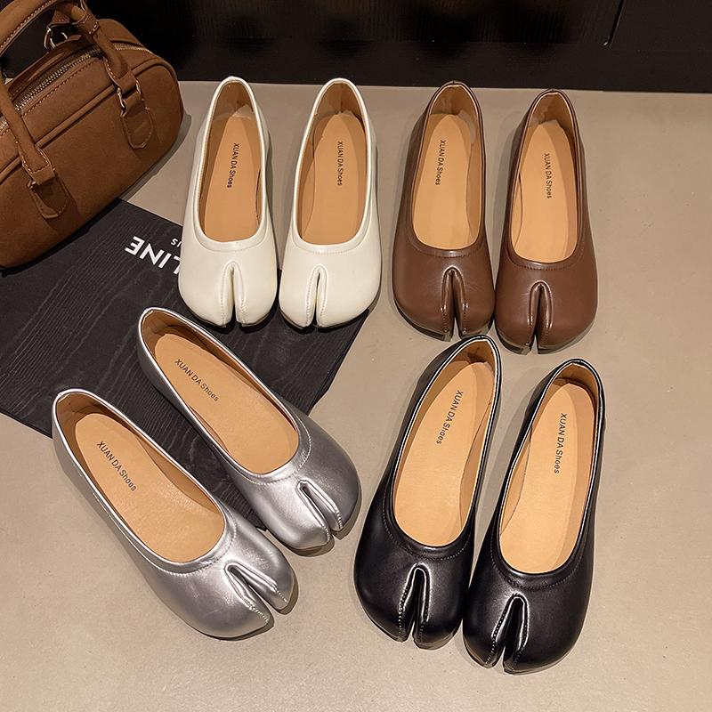 Fashion New Style Popular Women Flats Shoes Woman Leather Comfy Ballet Flats Split Toe Soft Loafers Japanese Ladies Trotter Moccasins
