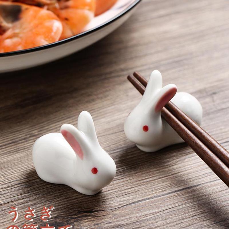 1Pair Cute Rabbit Ceramic Chopsticks Rest Rack Spoon Fork Holder Chopsticks Stand Tableware Pen Holders Kitchen Tools Home Decor
