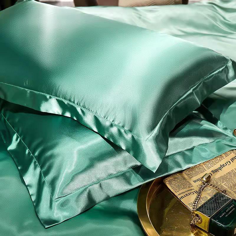 Luxurious Mulberry Silk Pillowcase - Soft, Breathable, Smooth, and Beauty-Enhancing High-Value Pillow Cover.