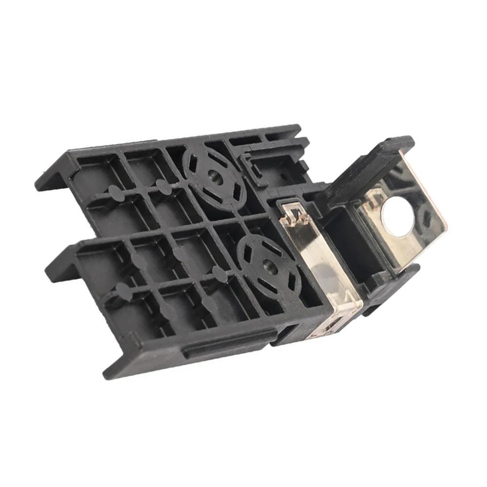 

Для Mazda 3 2010-2013 и Mazda 5 2006-2014 Блок предохранителей клеммы аккумулятора C23567S99