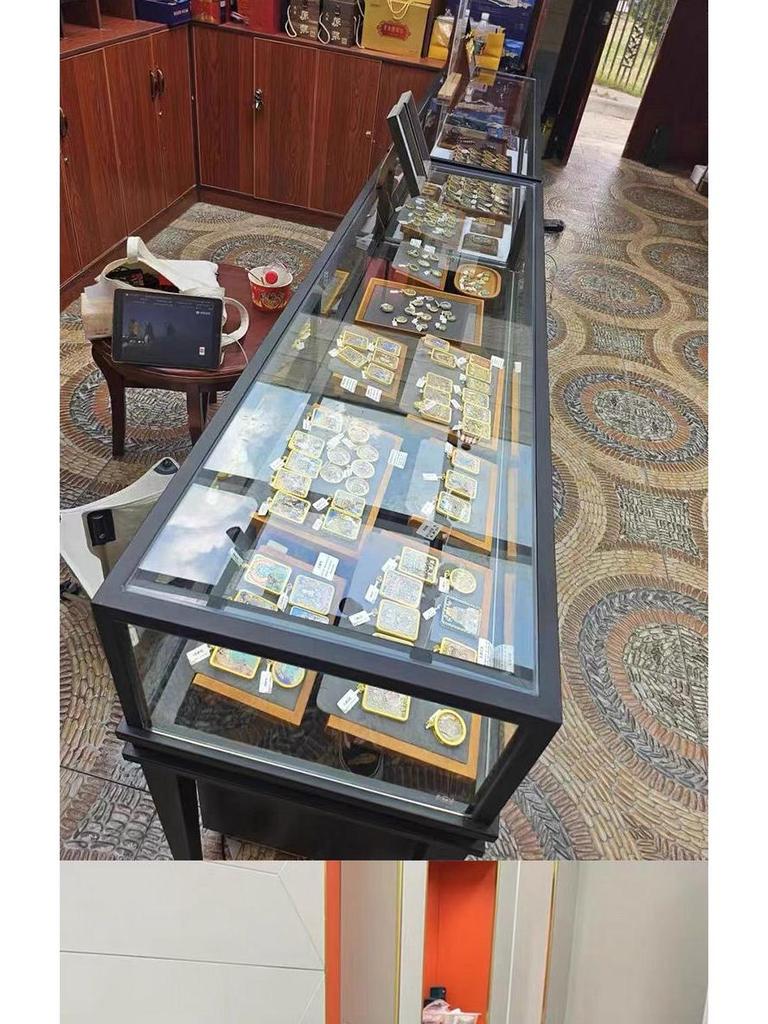 Luxury Gold Jewelry and Jade Eyewear Display Cabinet