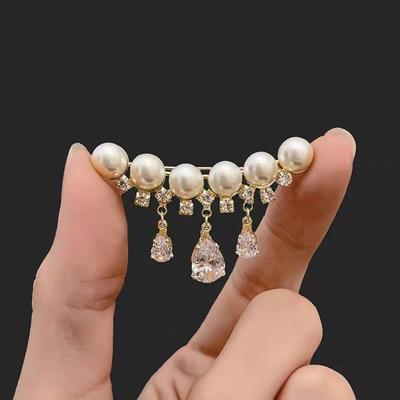 Zircon Fringed Brooch, High-End Niche Pearl Brooch, Anti-Light Waist Artifact Pin, Clothing Accessories Brooch, Women