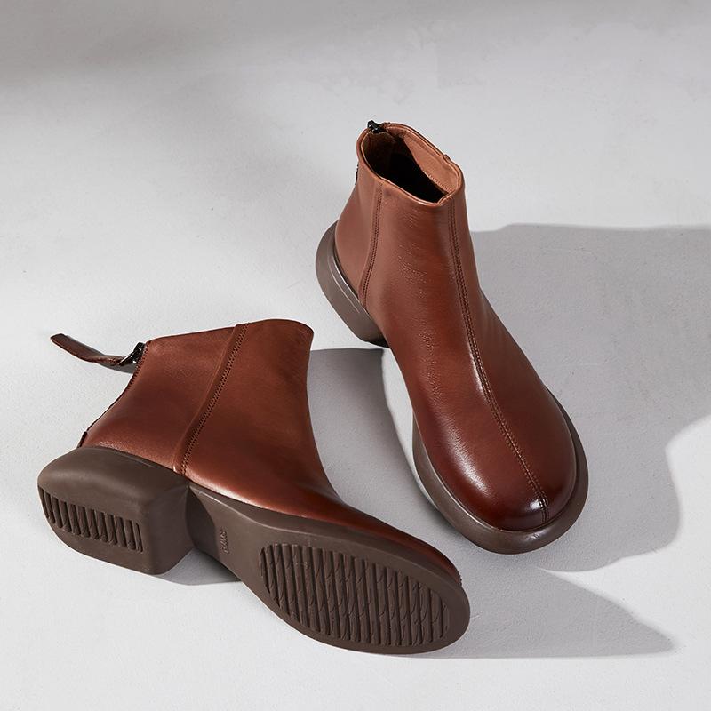 The first layer of cowhide short boots for women's autumn and winter 2025 new retro ethnic leather Chelsea women's small leather boots