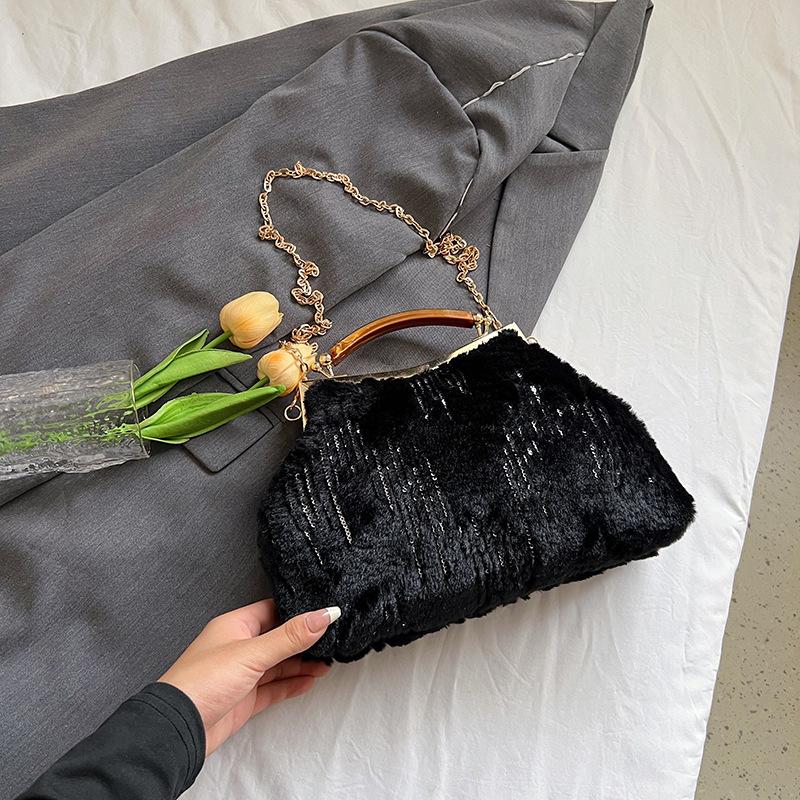 

Трендовая плюшевая сумка через плечо 2024 года, новая сумка на осень, модная сумка-мессенджер в иностранном стиле, повседневная сумка через плечо для поездок на работу чёрный