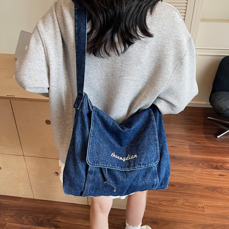 Crossbody bag women's vertical denim bag student literary versatile flip flat shoulder bag